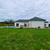 Maison contemporaine de plain-pied avec piscine
